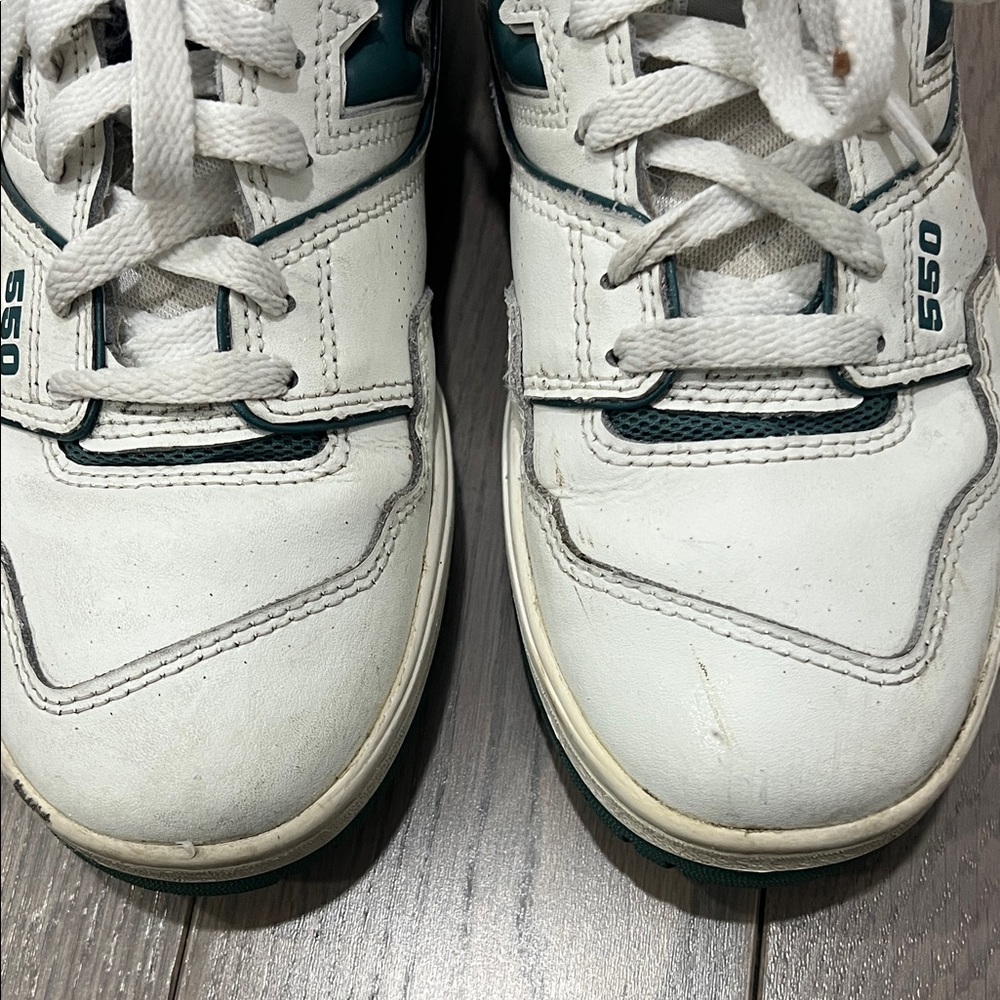New Balance 550 White and Teal Sneakers, sz8 - Picture 3 of 4
